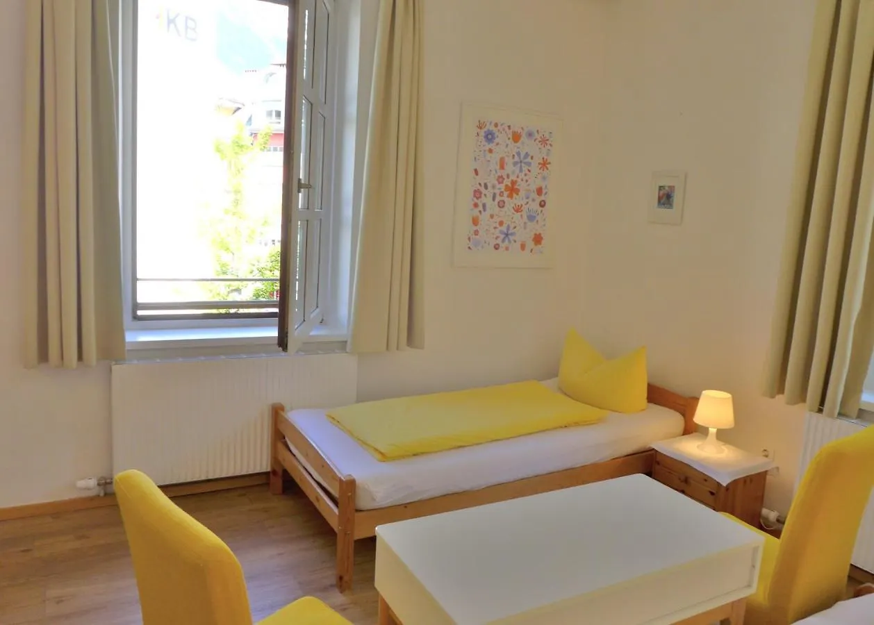 Pension Stoi Budget Guesthouse Innsbruck