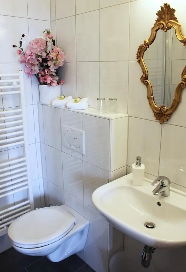 Pension Stoi Budget Guesthouse Innsbruck 2*,  Austria