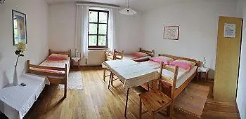 Pension Stoi Budget Guesthouse Innsbruck